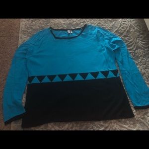 Blue/black sweater